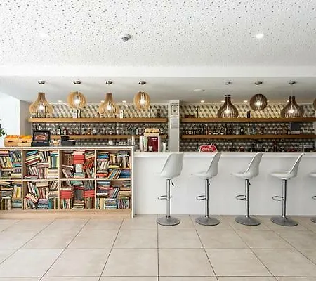 Хотел Ihotel 4*