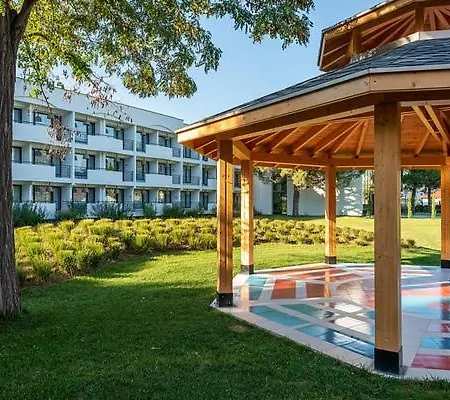 Хотел Ihotel