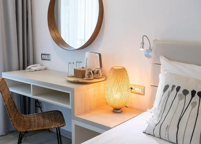 Ihotel Sunny מלון